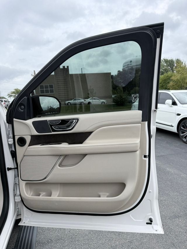 2019 Lincoln Navigator Reserve 4x4 - 22909961 - 23