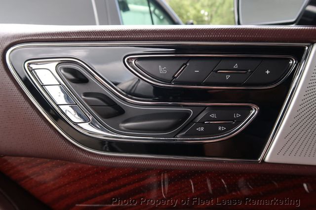 2019 Lincoln Navigator L Navigator L 4WD Black Label - 22886703 - 44