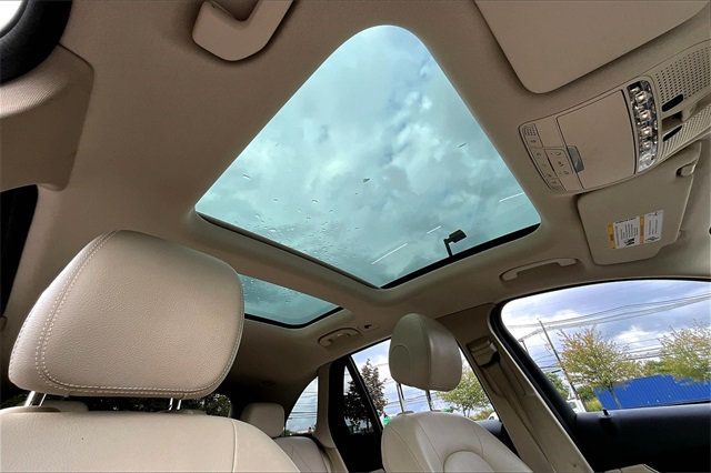 2019 Mercedes-Benz GLC GLC 300 4MATIC SUV - 22921812 - 32