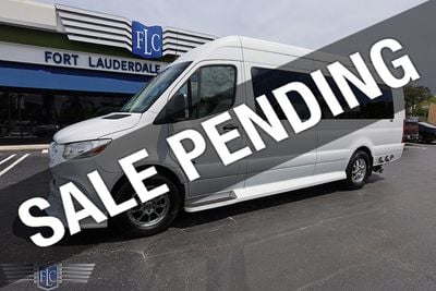 2019 Mercedes-Benz Sprinter Luxury Van - WD3PF1CD4KT016327