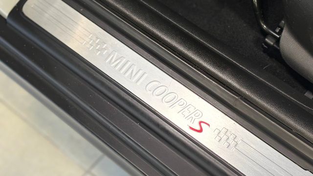 2019 MINI Cooper S Hardtop 4 Door Cooper S FWD - 22931472 - 18