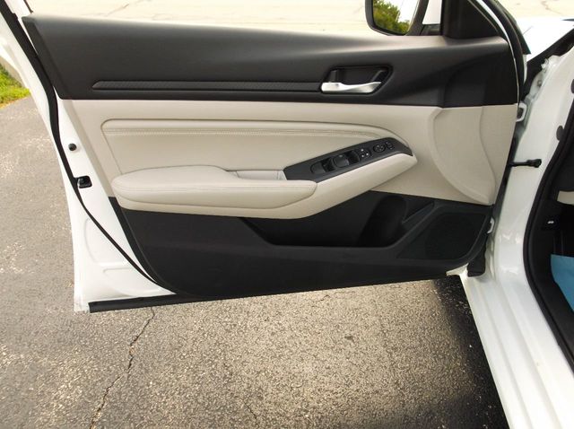 2019 Nissan Altima ONE OWNER  ALL WHEEL DRIVE  APPLE CAR PLAY  8" TOUCH SCREEN - 20603044 - 11
