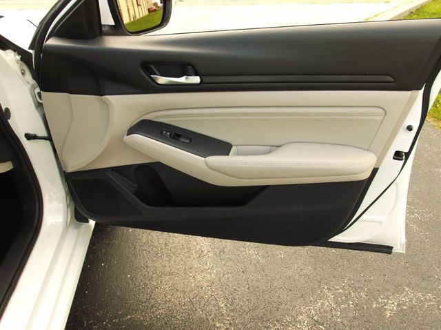 2019 Nissan Altima ONE OWNER  ALL WHEEL DRIVE  APPLE CAR PLAY  8" TOUCH SCREEN - 20603044 - 19