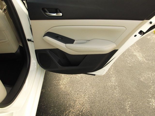 2019 Nissan Altima ONE OWNER  ALL WHEEL DRIVE  APPLE CAR PLAY  8" TOUCH SCREEN - 20603044 - 23