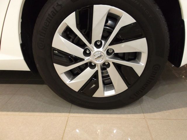 2019 Nissan Altima ONE OWNER  ALL WHEEL DRIVE  APPLE CAR PLAY  8" TOUCH SCREEN - 20603044 - 28