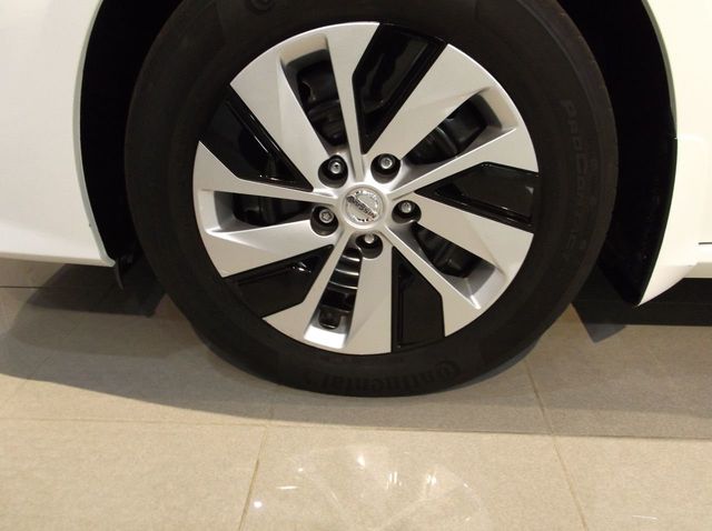 2019 Nissan Altima ONE OWNER  ALL WHEEL DRIVE  APPLE CAR PLAY  8" TOUCH SCREEN - 20603044 - 29