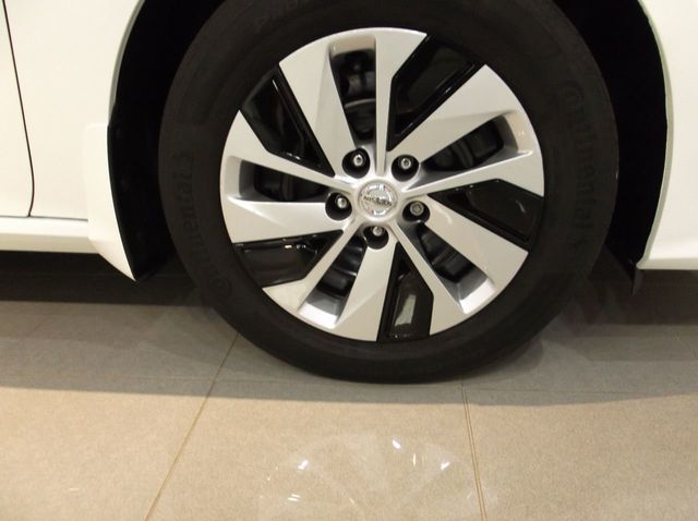 2019 Nissan Altima ONE OWNER  ALL WHEEL DRIVE  APPLE CAR PLAY  8" TOUCH SCREEN - 20603044 - 30