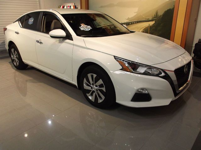 2019 Nissan Altima ONE OWNER  ALL WHEEL DRIVE  APPLE CAR PLAY  8" TOUCH SCREEN - 20603044 - 6