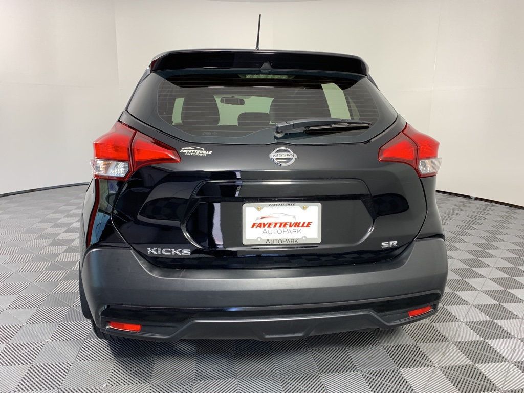 used nissan kicks sr