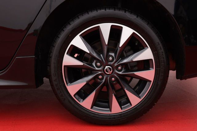 2019 Nissan Sentra SR CVT - 20702012 - 24