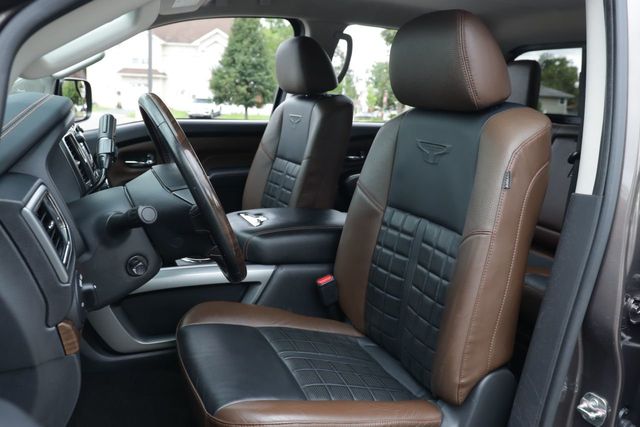 2019 Nissan Titan 4x4 Crew Cab Platinum Reserve - 20964035 - 10