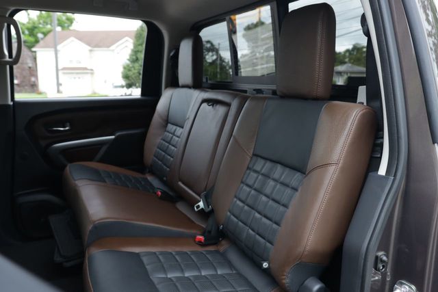 2019 Nissan Titan 4x4 Crew Cab Platinum Reserve - 20964035 - 11