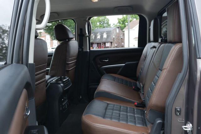 2019 Nissan Titan 4x4 Crew Cab Platinum Reserve - 20964035 - 12
