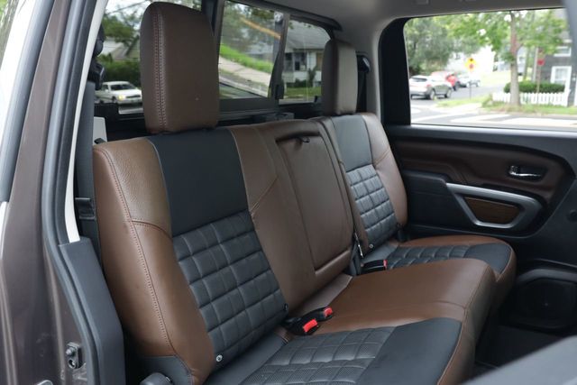 2019 Nissan Titan 4x4 Crew Cab Platinum Reserve - 20964035 - 13