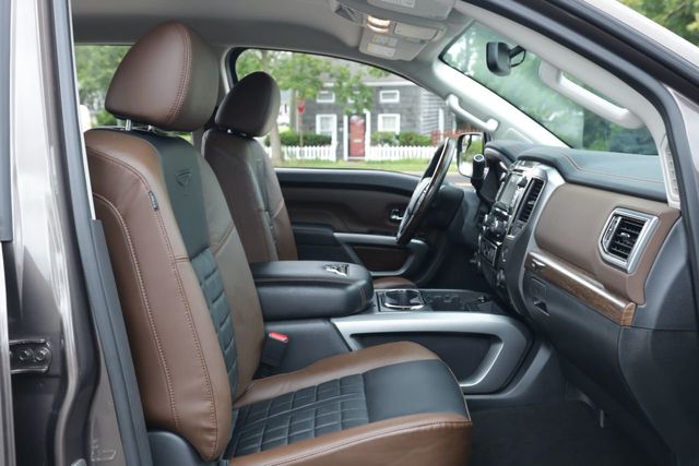 2019 Nissan Titan 4x4 Crew Cab Platinum Reserve - 20964035 - 16