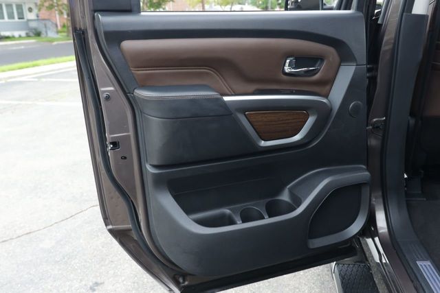2019 Nissan Titan 4x4 Crew Cab Platinum Reserve - 20964035 - 20