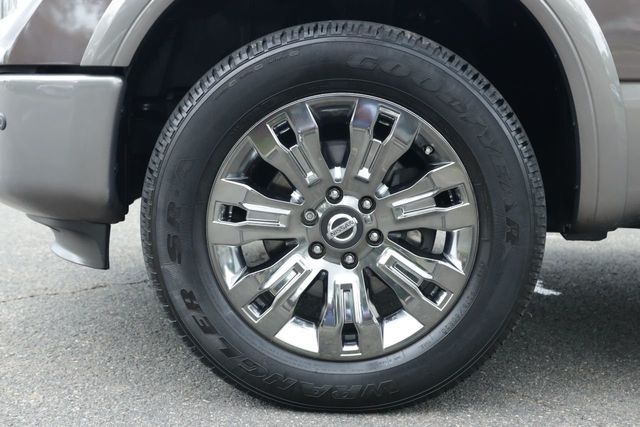 2019 Nissan Titan 4x4 Crew Cab Platinum Reserve - 20964035 - 23