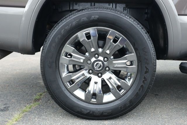 2019 Nissan Titan 4x4 Crew Cab Platinum Reserve - 20964035 - 25