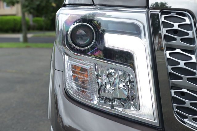 2019 Nissan Titan 4x4 Crew Cab Platinum Reserve - 20964035 - 27