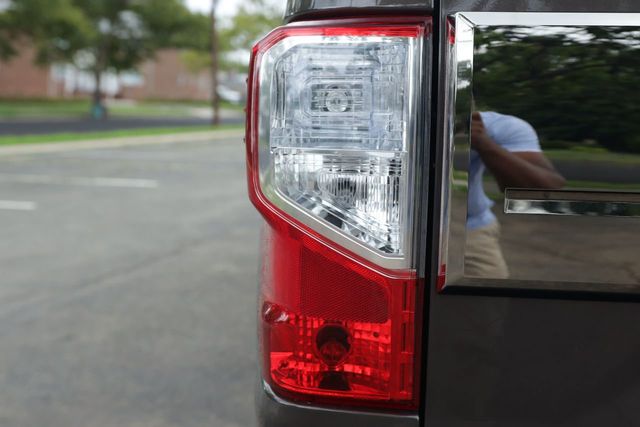 2019 Nissan Titan 4x4 Crew Cab Platinum Reserve - 20964035 - 29