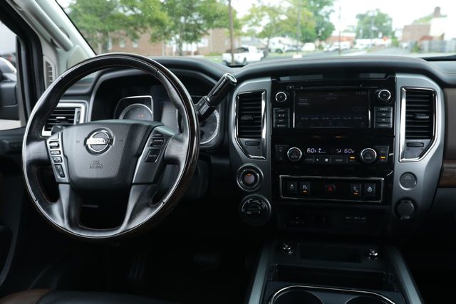 2019 Nissan Titan 4x4 Crew Cab Platinum Reserve - 20964035 - 31