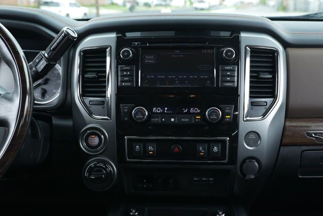 2019 Nissan Titan 4x4 Crew Cab Platinum Reserve - 20964035 - 32