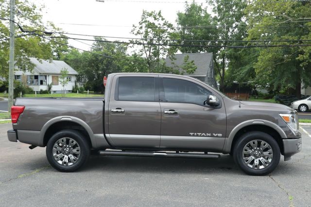 2019 Nissan Titan 4x4 Crew Cab Platinum Reserve - 20964035 - 7