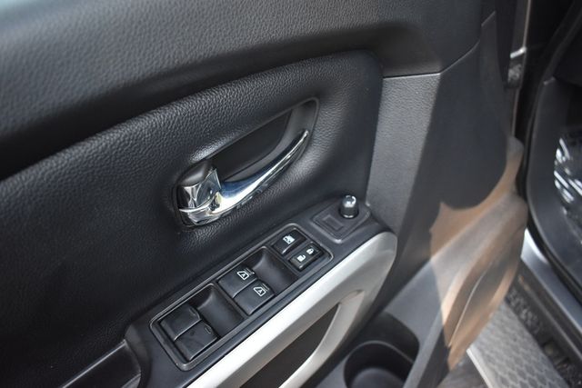 2019 Nissan Titan 4x4 Crew Cab SV - 22918972 - 12