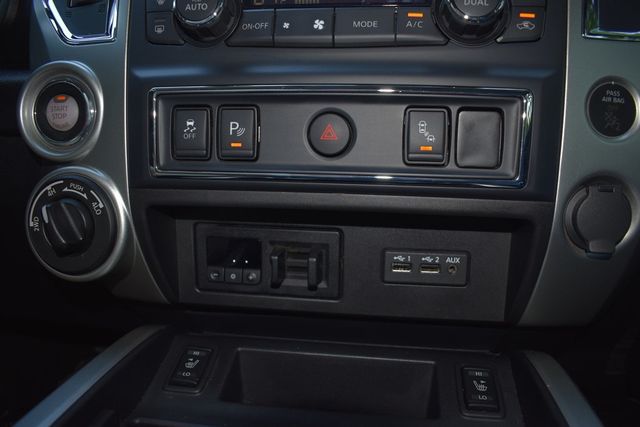 2019 Nissan Titan 4x4 Crew Cab SV - 22918972 - 24