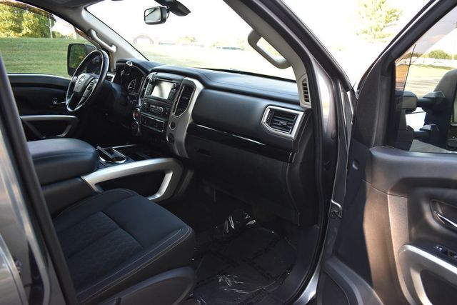 2019 Nissan Titan 4x4 Crew Cab SV - 22918972 - 30