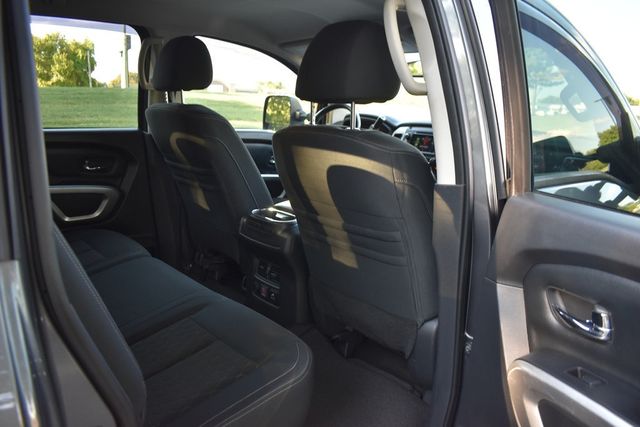 2019 Nissan Titan 4x4 Crew Cab SV - 22918972 - 32