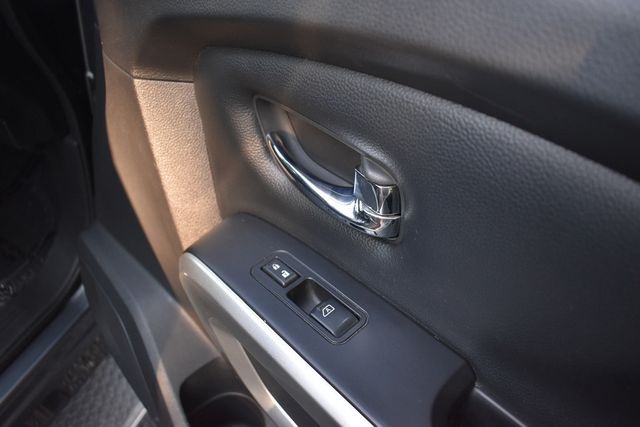 2019 Nissan Titan 4x4 Crew Cab SV - 22918972 - 33