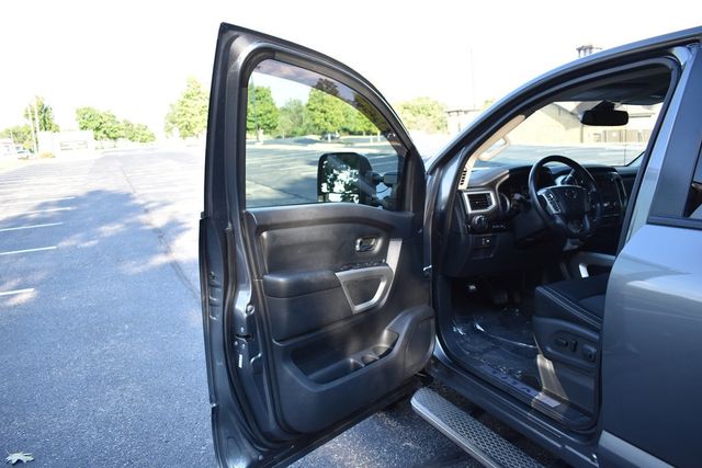 2019 Nissan Titan 4x4 Crew Cab SV - 22918972 - 47