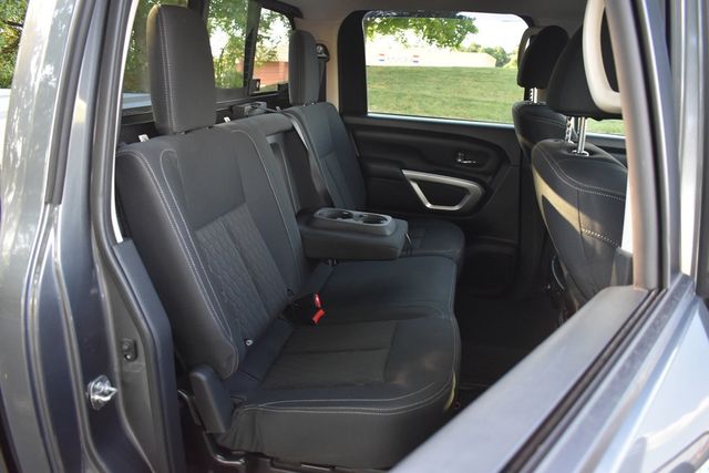 2019 Nissan Titan 4x4 Crew Cab SV - 22918972 - 4