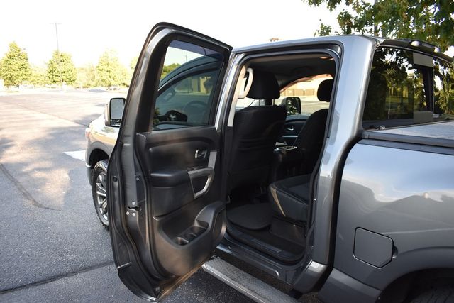 2019 Nissan Titan 4x4 Crew Cab SV - 22918972 - 49