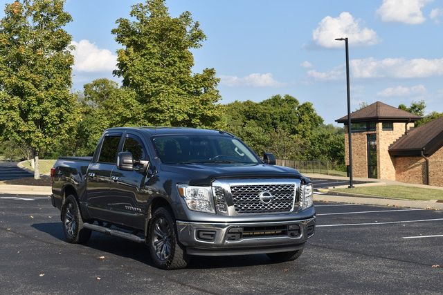 2019 Nissan Titan 4x4 Crew Cab SV - 22918972 - 56