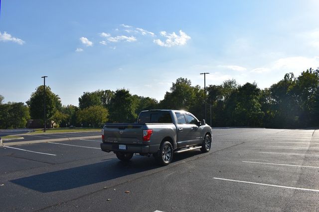 2019 Nissan Titan 4x4 Crew Cab SV - 22918972 - 58
