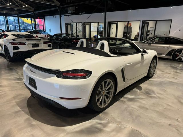 2019 Porsche 718 Boxster Roadster/HtdSeats/HtdSteerWheel/AppleCarplay/LaneChangeAssist - 22936626 - 4