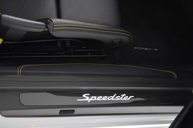 2019 Porsche 911 Speedster Cabriolet - 22310813 - 17