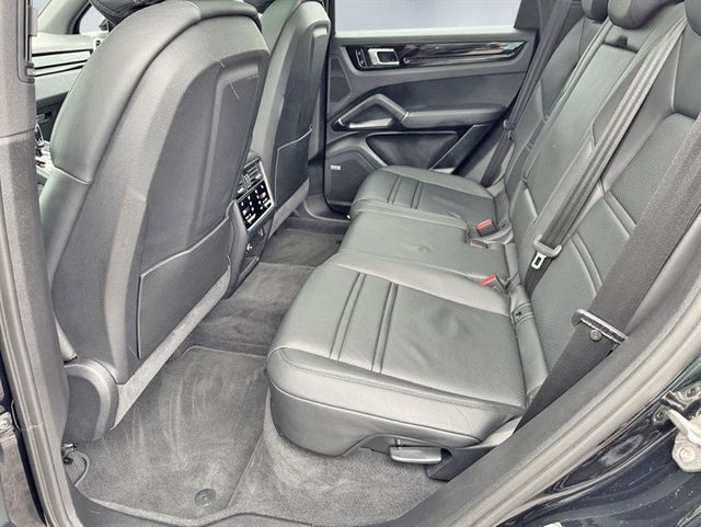 2019 Porsche Cayenne   - 22885209 - 22