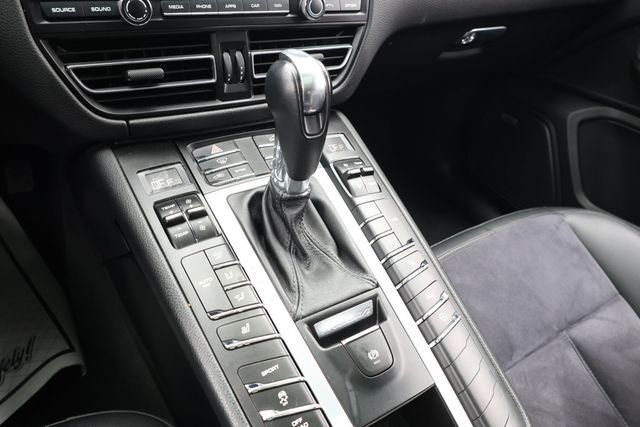 2019 Porsche Macan AWD - 22939882 - 16