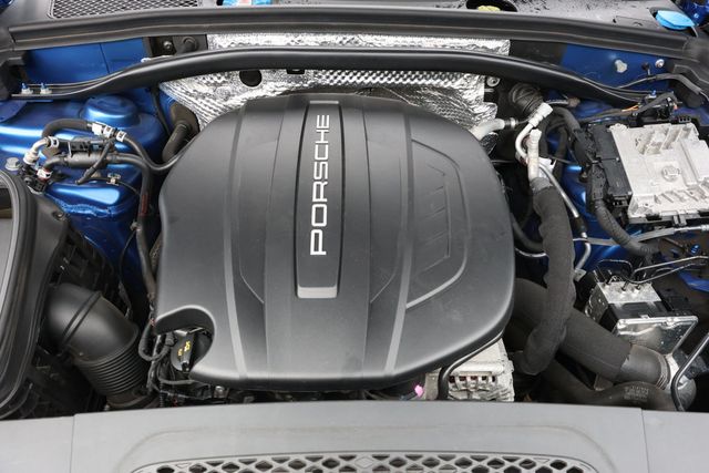 2019 Porsche Macan AWD - 22939882 - 24