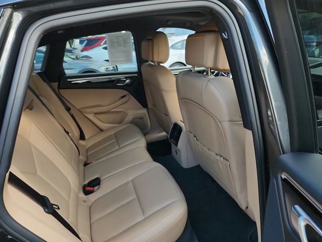 2019 Porsche Macan AWD with Premium Package Plus and 20'' Turbo Wheels - 22934664 - 10