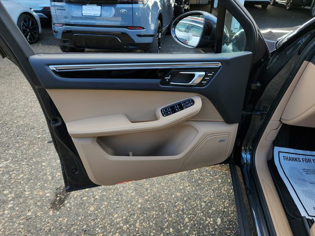2019 Porsche Macan AWD with Premium Package Plus and 20'' Turbo Wheels - 22934664 - 22