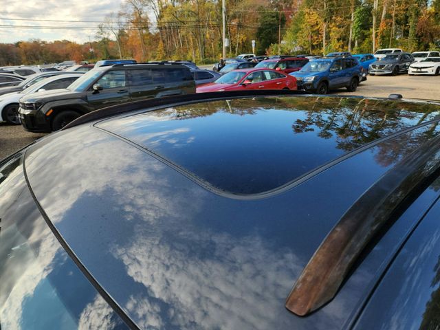 2019 Porsche Macan AWD with Premium Package Plus and 20'' Turbo Wheels - 22934664 - 24