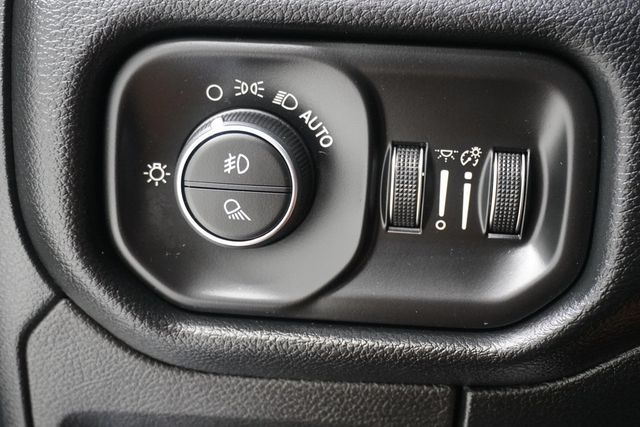 2019 Ram 1500 Big Horn 4x4 Crew Cab 5'7" Box - 22921696 - 27