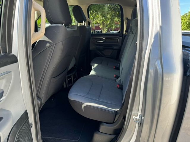 2019 Ram 1500 Big Horn 4x4 Crew Cab 6'4" Box - 22937596 - 11