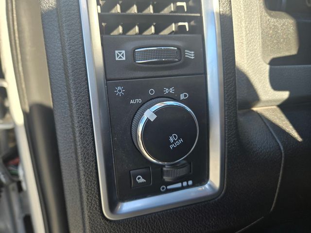 2019 Ram 1500 Classic  - 22929857 - 19