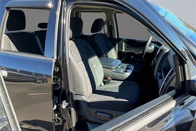 2019 Ram 1500 Classic Express 4x4 Quad Cab 6'4" Box - 22927174 - 10