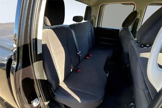 2019 Ram 1500 Classic Express 4x4 Quad Cab 6'4" Box - 22927174 - 11